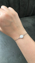 Load image into Gallery viewer, Round-centre diamond bracelet (adjustable)
